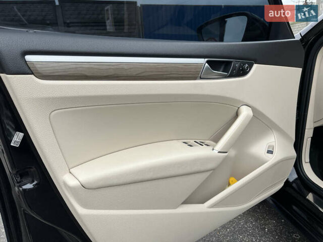 Чорний Фольксваген Пассат, об'ємом двигуна 1.8 л та пробігом 105 тис. км за 12500 $, фото 13 на Automoto.ua