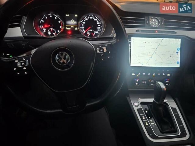 Черный Фольксваген Пассат, объемом двигателя 1.8 л и пробегом 175 тыс. км за 15800 $, фото 25 на Automoto.ua