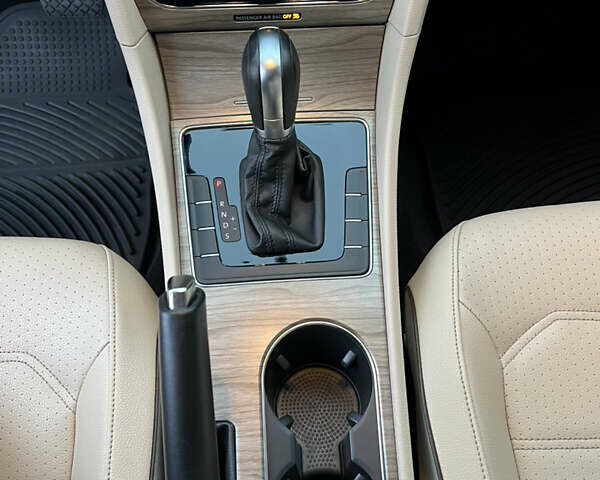 Чорний Фольксваген Пассат, об'ємом двигуна 1.8 л та пробігом 106 тис. км за 13000 $, фото 36 на Automoto.ua