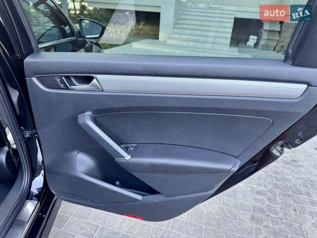 Черный Фольксваген Пассат, объемом двигателя 1.8 л и пробегом 216 тыс. км за 11999 $, фото 57 на Automoto.ua