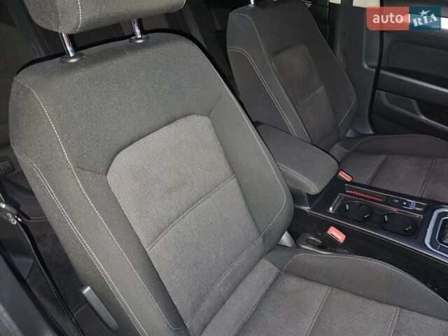 Черный Фольксваген Пассат, объемом двигателя 1.8 л и пробегом 175 тыс. км за 15800 $, фото 15 на Automoto.ua