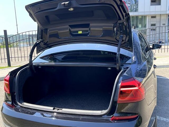 Черный Фольксваген Пассат, объемом двигателя 1.8 л и пробегом 180 тыс. км за 13500 $, фото 6 на Automoto.ua