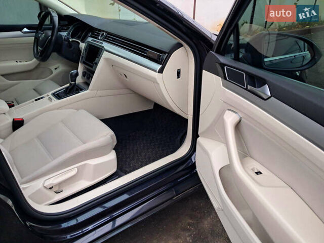 Черный Фольксваген Пассат, объемом двигателя 2 л и пробегом 215 тыс. км за 16800 $, фото 40 на Automoto.ua