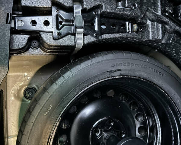 Черный Фольксваген Пассат, объемом двигателя 1.97 л и пробегом 287 тыс. км за 19500 $, фото 22 на Automoto.ua