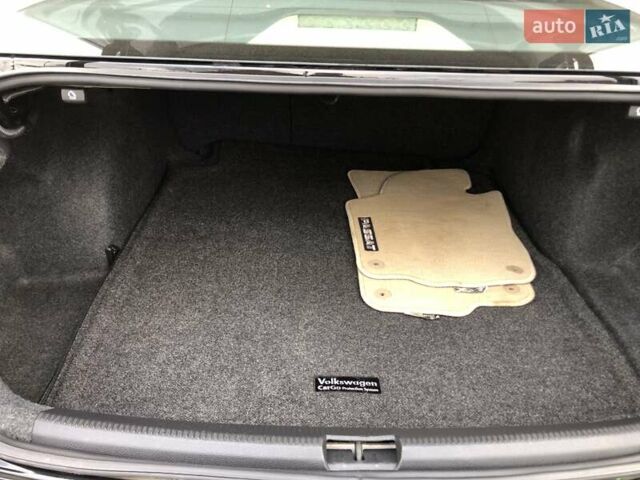 Чорний Фольксваген Пассат, об'ємом двигуна 1.8 л та пробігом 200 тис. км за 13700 $, фото 36 на Automoto.ua