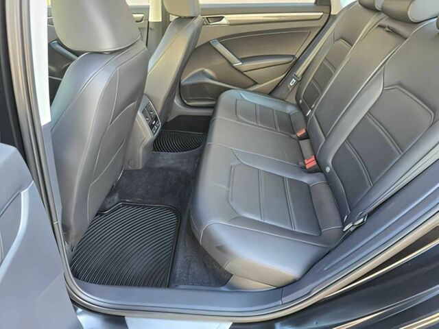 Чорний Фольксваген Пассат, об'ємом двигуна 1.8 л та пробігом 78 тис. км за 6900 $, фото 11 на Automoto.ua