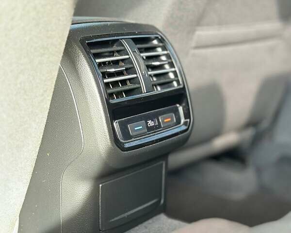 Чорний Фольксваген Пассат, об'ємом двигуна 1.97 л та пробігом 245 тис. км за 16500 $, фото 22 на Automoto.ua