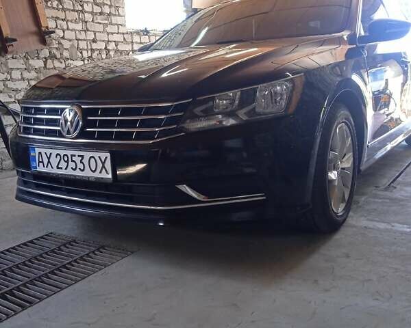 Черный Фольксваген Пассат, объемом двигателя 1.8 л и пробегом 175 тыс. км за 12500 $, фото 1 на Automoto.ua