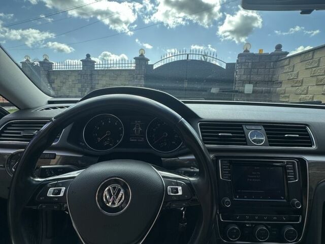 Черный Фольксваген Пассат, объемом двигателя 1.8 л и пробегом 188 тыс. км за 13200 $, фото 3 на Automoto.ua