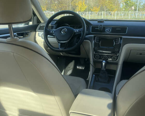 Черный Фольксваген Пассат, объемом двигателя 1.8 л и пробегом 100 тыс. км за 13999 $, фото 7 на Automoto.ua