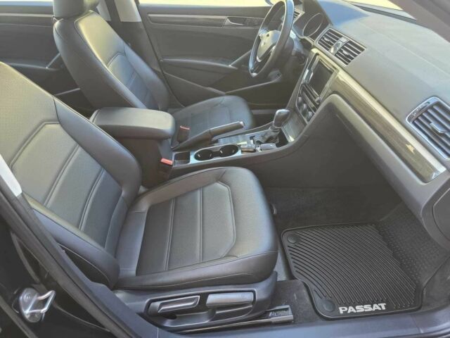 Чорний Фольксваген Пассат, об'ємом двигуна 1.8 л та пробігом 72 тис. км за 2300 $, фото 7 на Automoto.ua