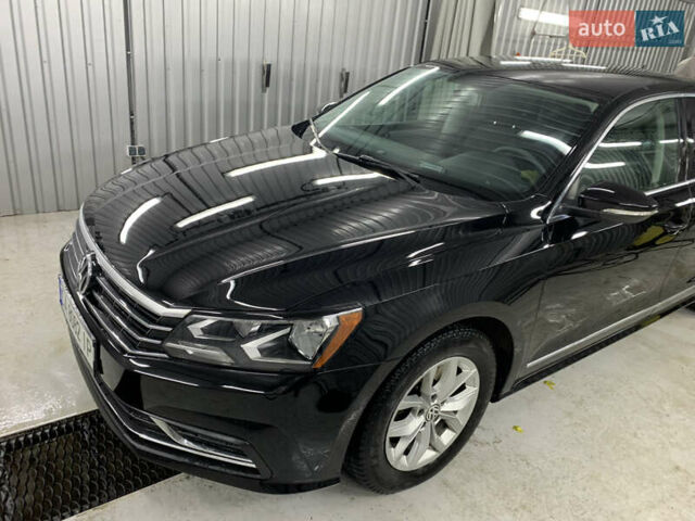 Черный Фольксваген Пассат, объемом двигателя 1.8 л и пробегом 195 тыс. км за 11000 $, фото 7 на Automoto.ua