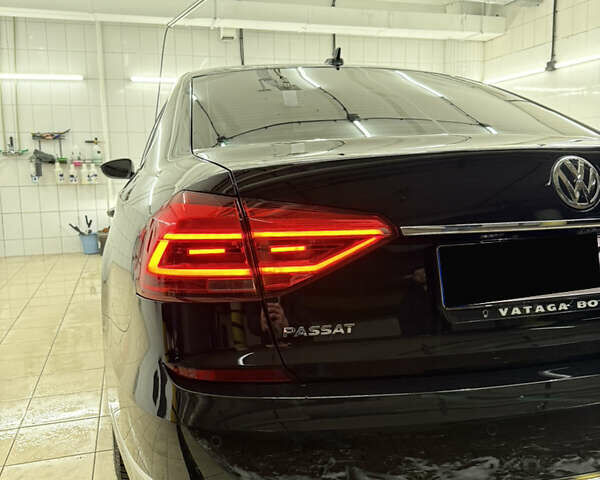 Черный Фольксваген Пассат, объемом двигателя 1.8 л и пробегом 149 тыс. км за 14500 $, фото 10 на Automoto.ua