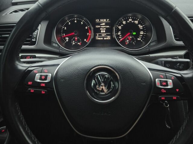 Черный Фольксваген Пассат, объемом двигателя 1.8 л и пробегом 178 тыс. км за 11900 $, фото 11 на Automoto.ua