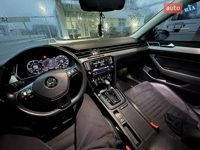 Черный Фольксваген Пассат, объемом двигателя 1.97 л и пробегом 287 тыс. км за 19500 $, фото 24 на Automoto.ua