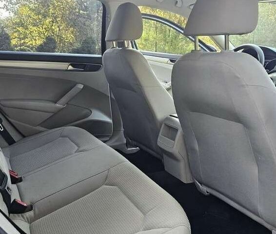 Черный Фольксваген Пассат, объемом двигателя 0 л и пробегом 118 тыс. км за 7500 $, фото 12 на Automoto.ua