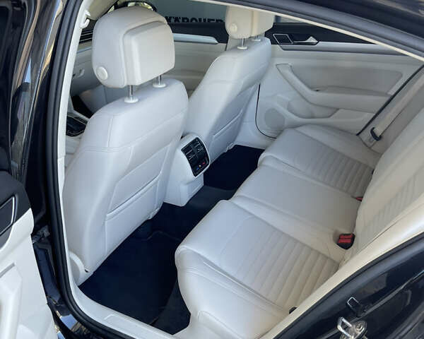 Черный Фольксваген Пассат, объемом двигателя 1.97 л и пробегом 310 тыс. км за 15000 $, фото 8 на Automoto.ua