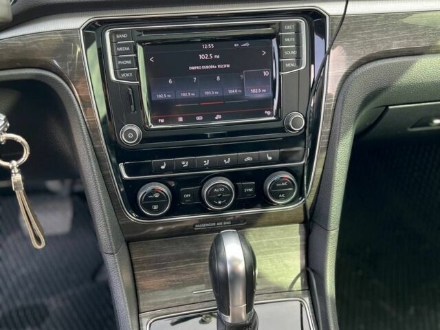 Черный Фольксваген Пассат, объемом двигателя 1.8 л и пробегом 168 тыс. км за 14000 $, фото 6 на Automoto.ua