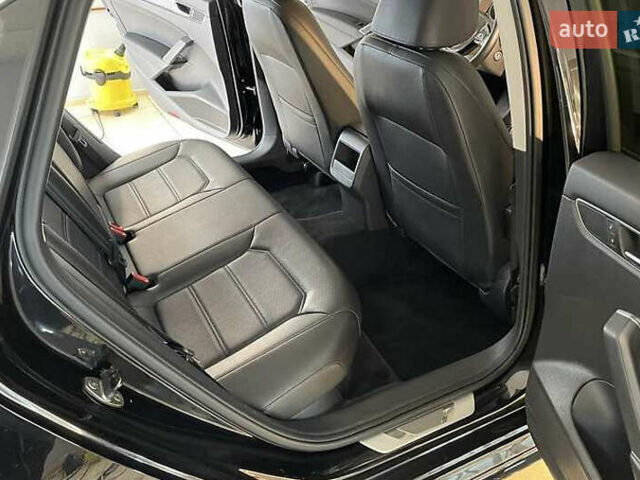 Черный Фольксваген Пассат, объемом двигателя 1.8 л и пробегом 142 тыс. км за 14600 $, фото 8 на Automoto.ua