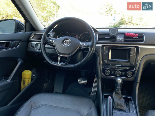 Черный Фольксваген Пассат, объемом двигателя 1.8 л и пробегом 210 тыс. км за 11800 $, фото 13 на Automoto.ua