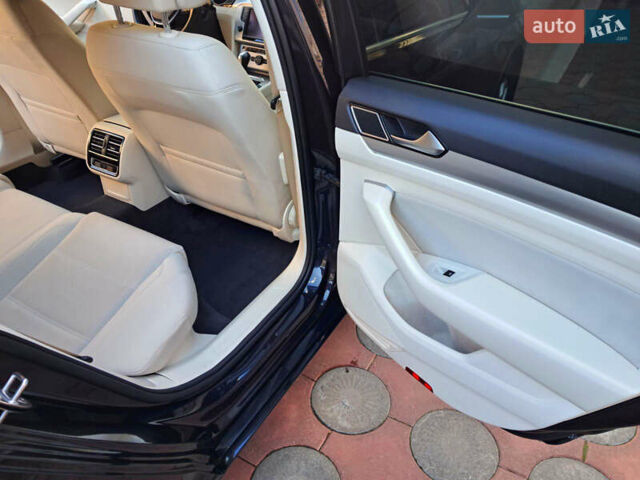 Чорний Фольксваген Пассат, об'ємом двигуна 2 л та пробігом 215 тис. км за 17300 $, фото 47 на Automoto.ua