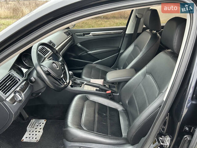 Черный Фольксваген Пассат, объемом двигателя 1.8 л и пробегом 179 тыс. км за 12700 $, фото 1 на Automoto.ua