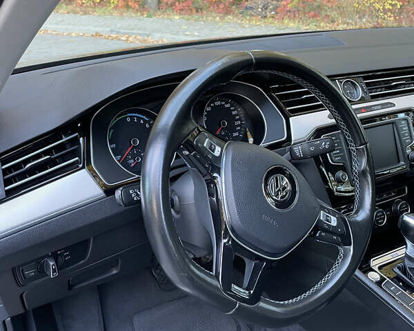 Черный Фольксваген Пассат, объемом двигателя 1.4 л и пробегом 203 тыс. км за 19000 $, фото 15 на Automoto.ua