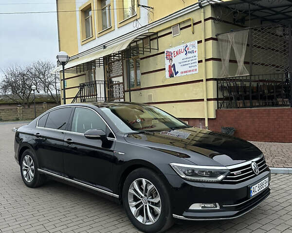 Черный Фольксваген Пассат, объемом двигателя 2 л и пробегом 270 тыс. км за 16800 $, фото 1 на Automoto.ua