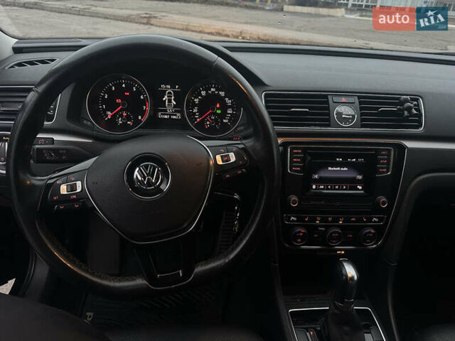 Черный Фольксваген Пассат, объемом двигателя 1.8 л и пробегом 176 тыс. км за 14500 $, фото 4 на Automoto.ua
