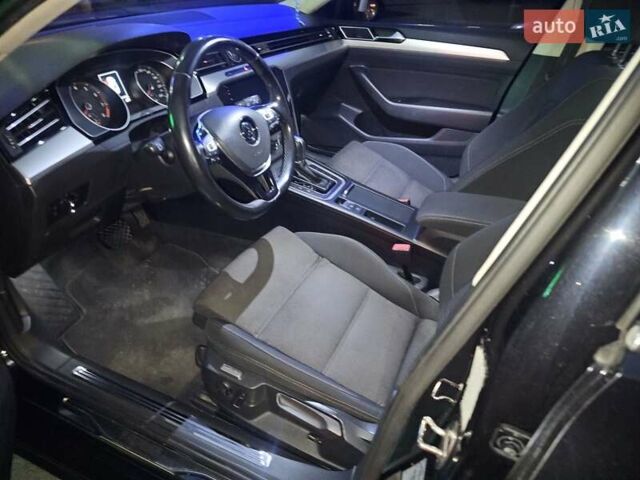 Черный Фольксваген Пассат, объемом двигателя 1.8 л и пробегом 175 тыс. км за 15800 $, фото 32 на Automoto.ua