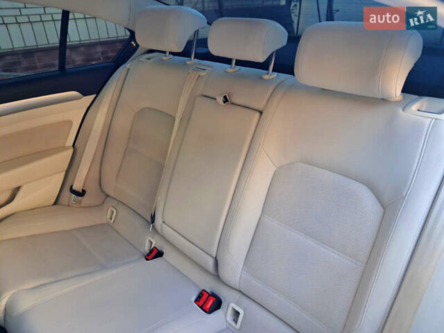 Чорний Фольксваген Пассат, об'ємом двигуна 2 л та пробігом 215 тис. км за 17300 $, фото 41 на Automoto.ua