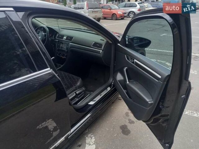 Черный Фольксваген Пассат, объемом двигателя 1.8 л и пробегом 150 тыс. км за 13500 $, фото 4 на Automoto.ua