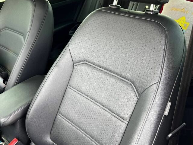 Черный Фольксваген Пассат, объемом двигателя 1.8 л и пробегом 168 тыс. км за 14000 $, фото 4 на Automoto.ua