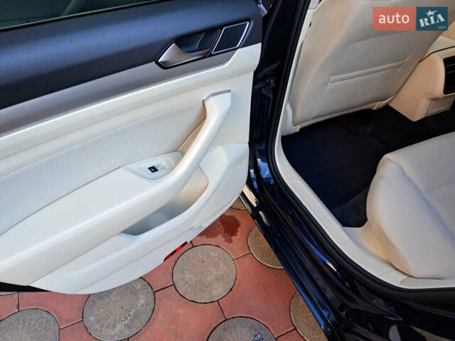 Чорний Фольксваген Пассат, об'ємом двигуна 2 л та пробігом 215 тис. км за 17300 $, фото 44 на Automoto.ua