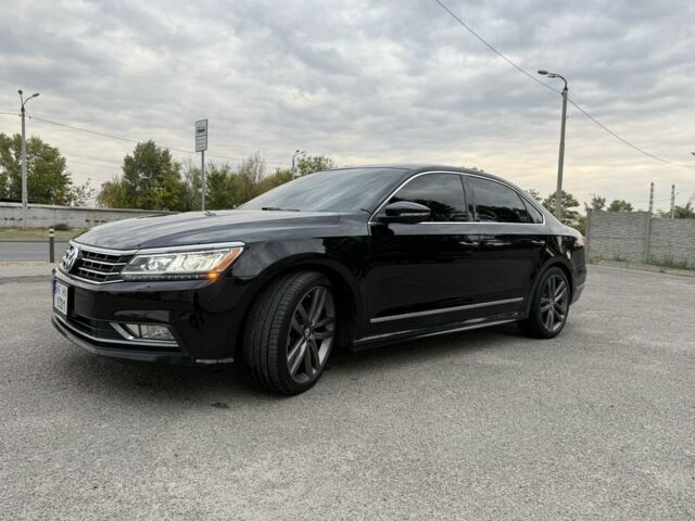 Черный Фольксваген Пассат, объемом двигателя 1.8 л и пробегом 190 тыс. км за 13800 $, фото 7 на Automoto.ua