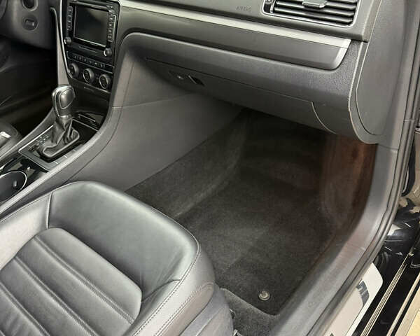 Черный Фольксваген Пассат, объемом двигателя 1.8 л и пробегом 149 тыс. км за 14500 $, фото 15 на Automoto.ua