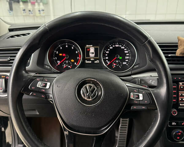 Черный Фольксваген Пассат, объемом двигателя 1.8 л и пробегом 149 тыс. км за 14500 $, фото 25 на Automoto.ua