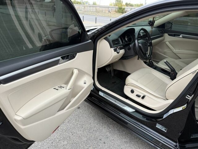 Черный Фольксваген Пассат, объемом двигателя 1.8 л и пробегом 190 тыс. км за 13800 $, фото 11 на Automoto.ua