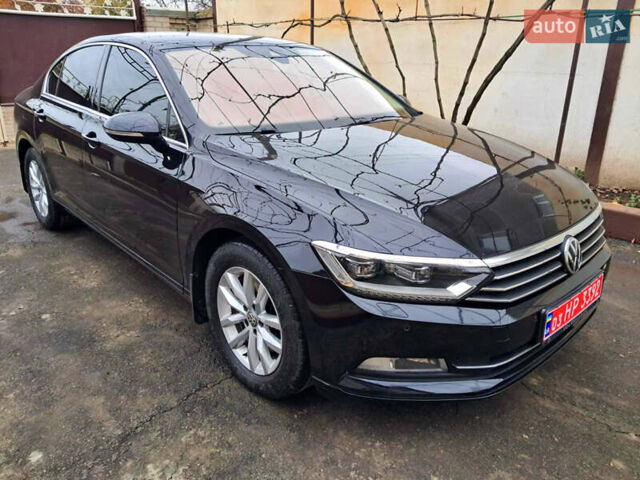 Черный Фольксваген Пассат, объемом двигателя 2 л и пробегом 215 тыс. км за 16800 $, фото 3 на Automoto.ua