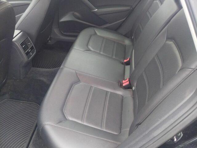 Черный Фольксваген Пассат, объемом двигателя 1.8 л и пробегом 89 тыс. км за 15700 $, фото 8 на Automoto.ua