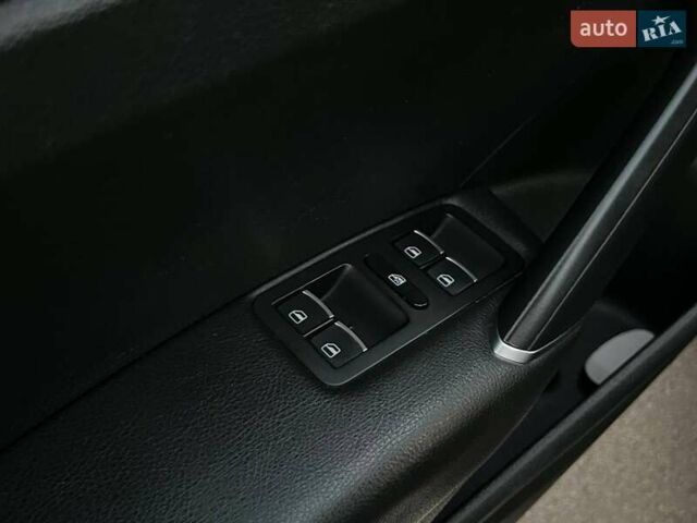 Черный Фольксваген Пассат, объемом двигателя 1.8 л и пробегом 225 тыс. км за 11990 $, фото 14 на Automoto.ua