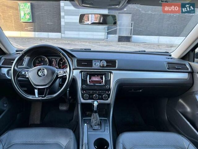 Чорний Фольксваген Пассат, об'ємом двигуна 1.8 л та пробігом 213 тис. км за 11000 $, фото 11 на Automoto.ua