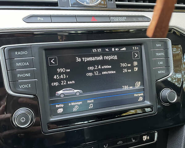 Черный Фольксваген Пассат, объемом двигателя 1.4 л и пробегом 203 тыс. км за 19000 $, фото 17 на Automoto.ua