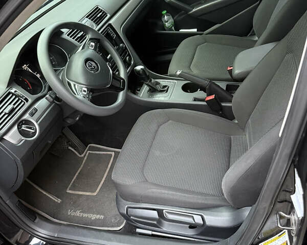 Черный Фольксваген Пассат, объемом двигателя 1.8 л и пробегом 103 тыс. км за 11000 $, фото 4 на Automoto.ua