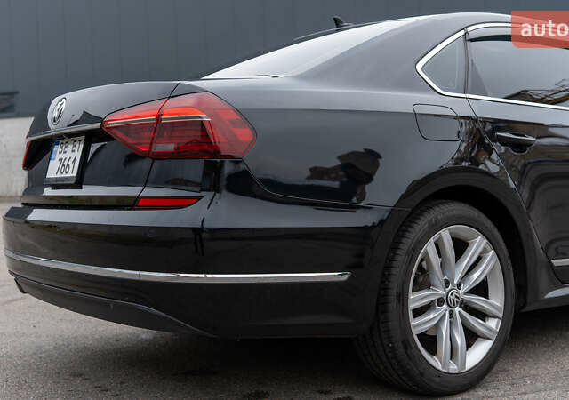 Чорний Фольксваген Пассат, об'ємом двигуна 1.8 л та пробігом 191 тис. км за 13800 $, фото 15 на Automoto.ua