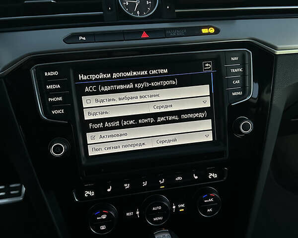 Черный Фольксваген Пассат, объемом двигателя 1.97 л и пробегом 240 тыс. км за 18800 $, фото 18 на Automoto.ua