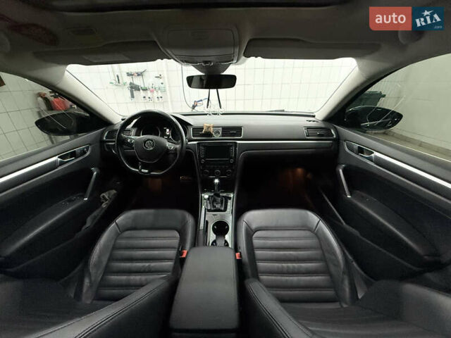 Черный Фольксваген Пассат, объемом двигателя 1.8 л и пробегом 149 тыс. км за 14500 $, фото 13 на Automoto.ua