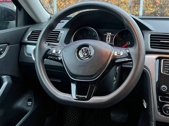 Чорний Фольксваген Пассат, об'ємом двигуна 1.8 л та пробігом 227 тис. км за 11500 $, фото 4 на Automoto.ua