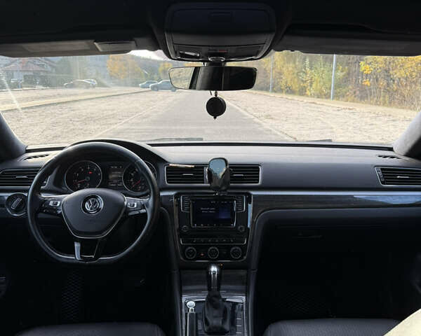 Черный Фольксваген Пассат, объемом двигателя 1.8 л и пробегом 173 тыс. км за 15300 $, фото 10 на Automoto.ua