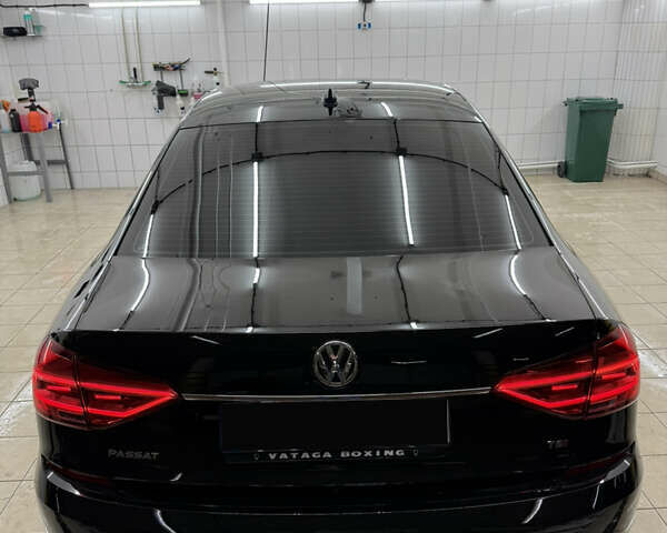 Черный Фольксваген Пассат, объемом двигателя 1.8 л и пробегом 149 тыс. км за 14500 $, фото 12 на Automoto.ua